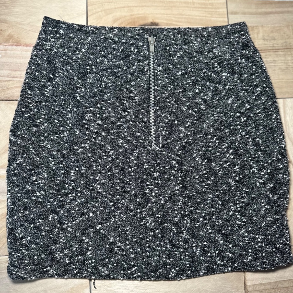 Mini Skirt Size Small - Picture 2 of 2